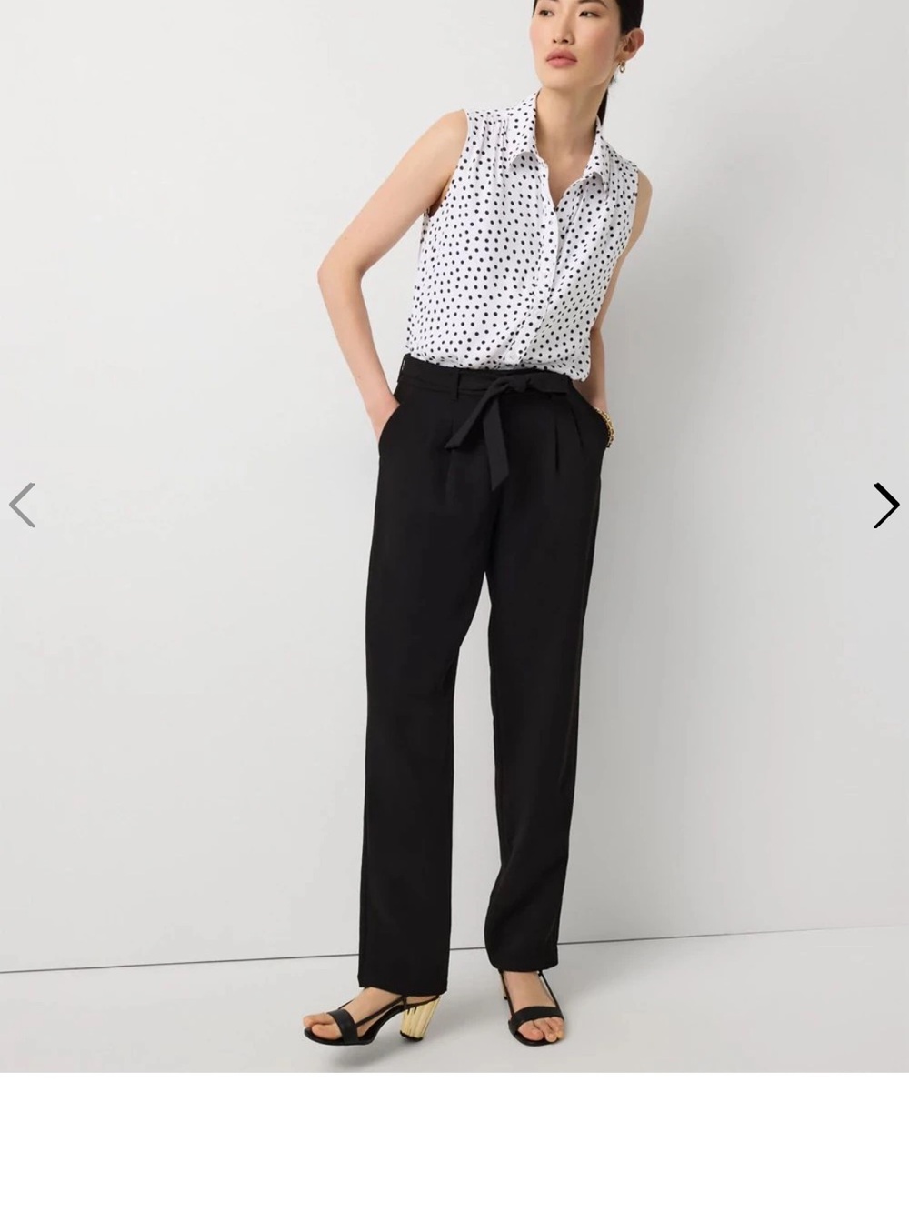NWT White House Black Market Crepe Tapered Ankle Pants in Blush - Size 4